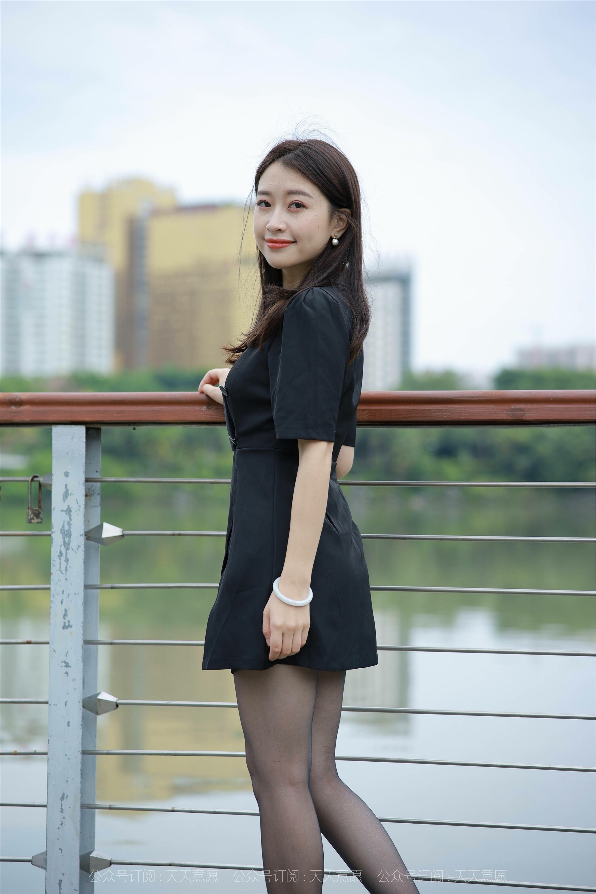 IESS异思趣向  2021.10.20 丝享家953：小婕《桥上的美女》